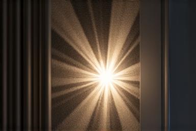 Vakker vegglampe med lys som et stjerneskudd
